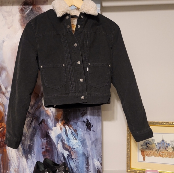 Levi's Jackets & Blazers - Levis sherpa corduroy Jacket